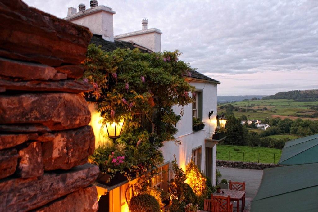 Hotel Mason'S Arms Bowland Bridge Exterior foto