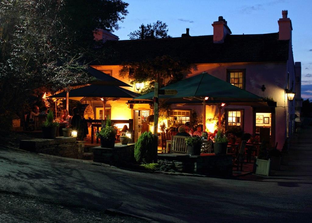 Hotel Mason'S Arms Bowland Bridge Exterior foto